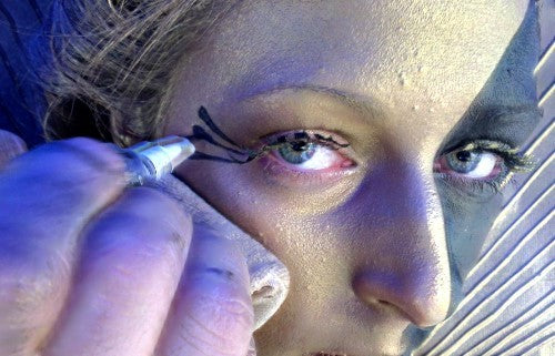 Senjo-Color Face & Body Liner Application Example 2