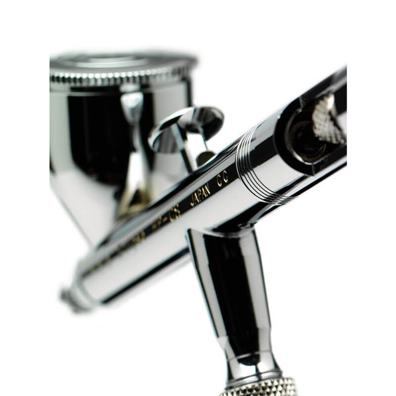 Detail view airbrush from diagonal back