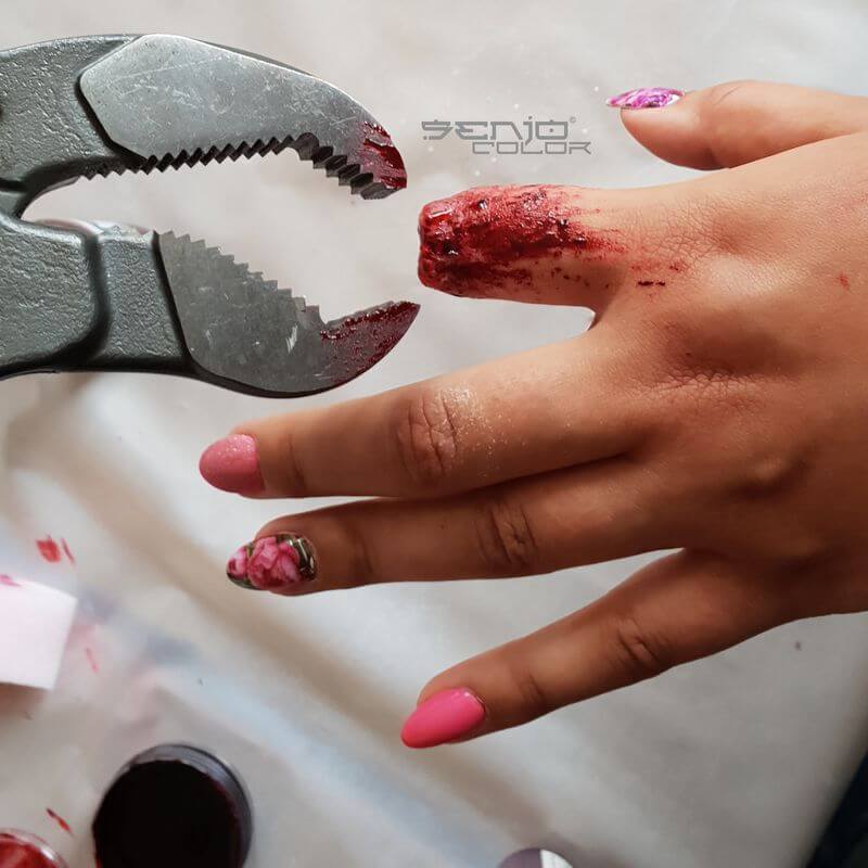 FX Wound Effect Wax Senjo Color Application Finger 2