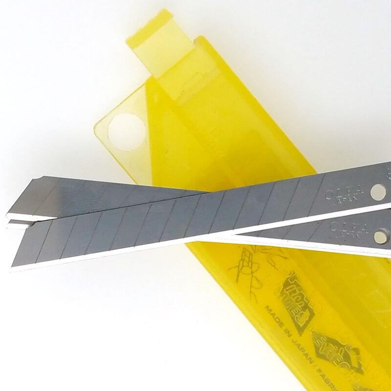 Olfa blade in dispenser