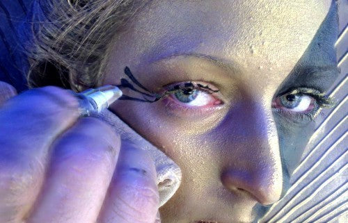 Senjo-Color Face- & Body-Liner Anwendung am Auge