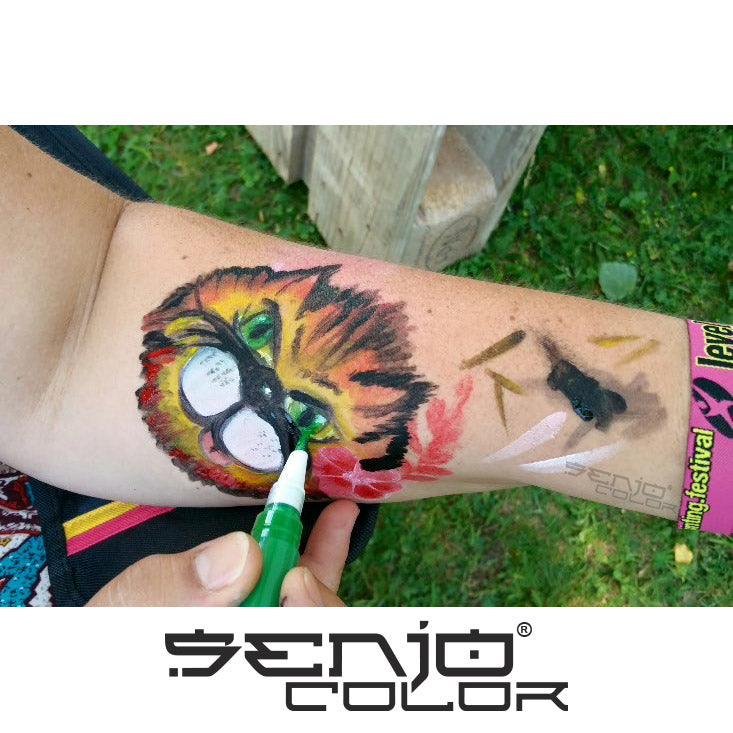Senjo-Color Face- & Body-Liner Anwendung